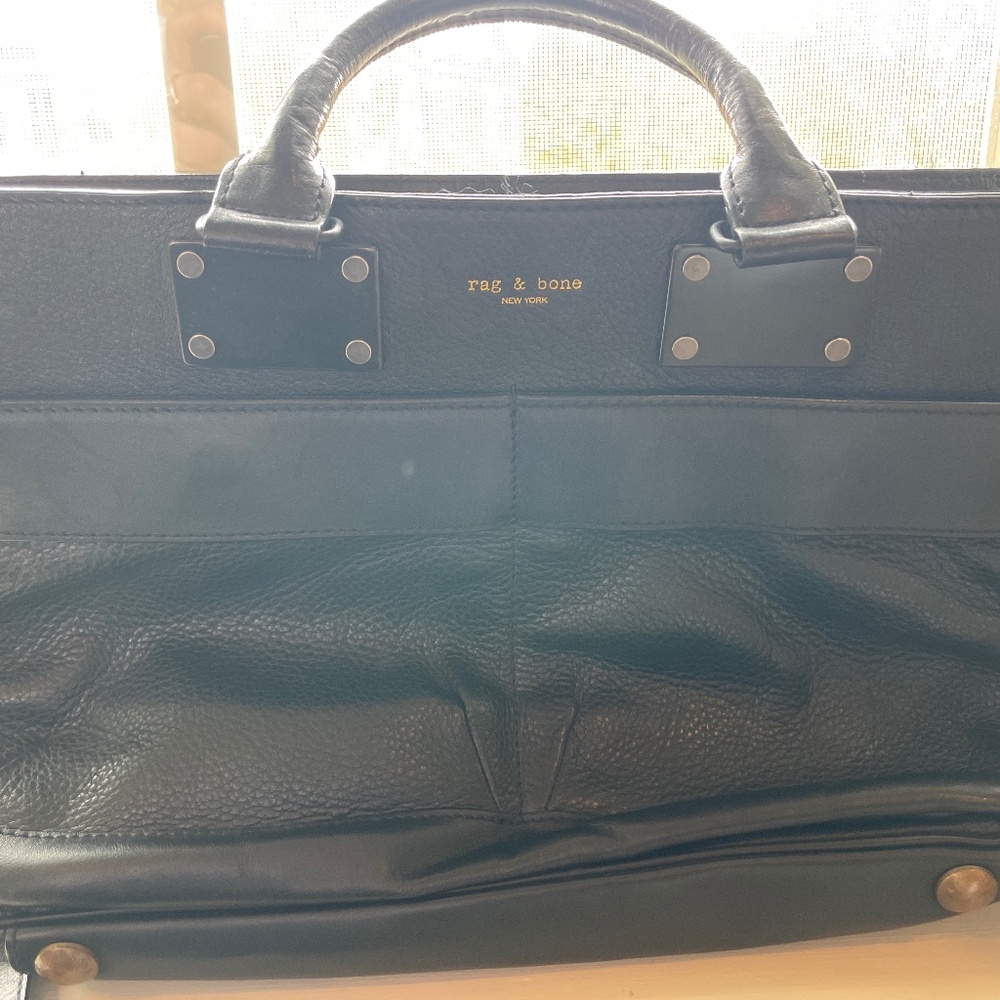 Rag and bone pilot bag in black